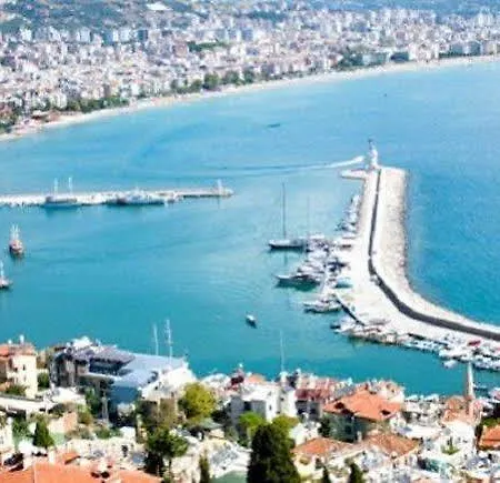 Mc Arancia מלון 5*