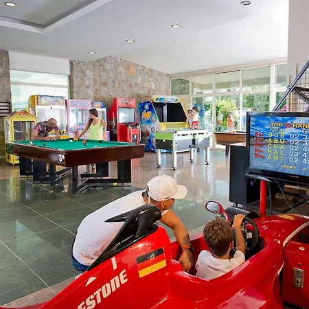 מלון Mc Arancia 5*