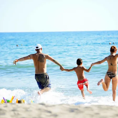 Mc Arancia 5* אלאניה